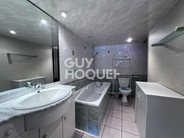 Maison de bourg à rénover au coeur de La Roche Blanche