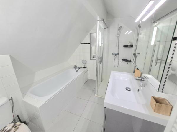 EN PLEIN CENTRE VILLE