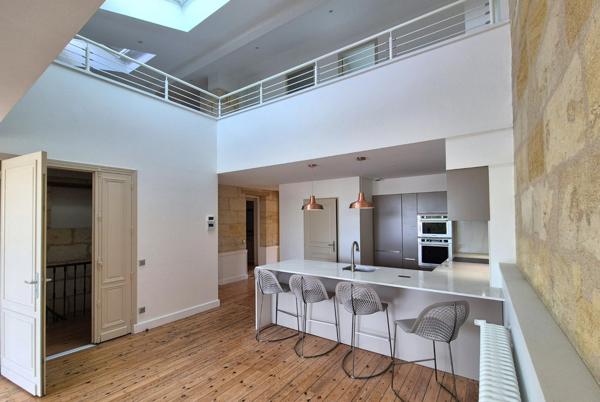 BORDEAUX NANSOUTY - APPARTEMENT FAMILIAL TOTALEMENT RENOVÉ - 4 CHAMBRES - TERRASSE 45 M2 - PARKING - PRESTATIONS HAUT DE GAMME - CALME