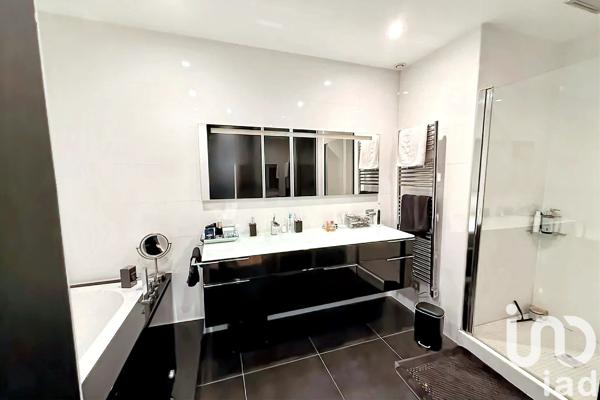 Appartement à vendre 5 pièces 174 m² Marseille 8