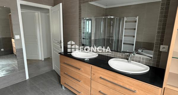 Location Maison 4 pièces 156.5 m² - Angoulême 16000