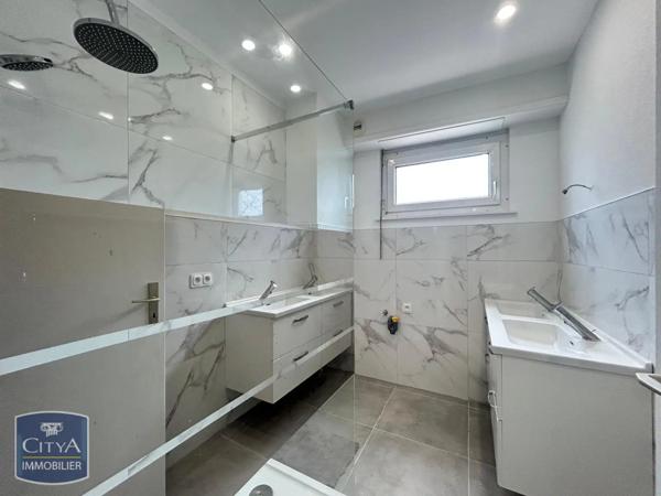 Appartement à louer 4 pièces 90m²