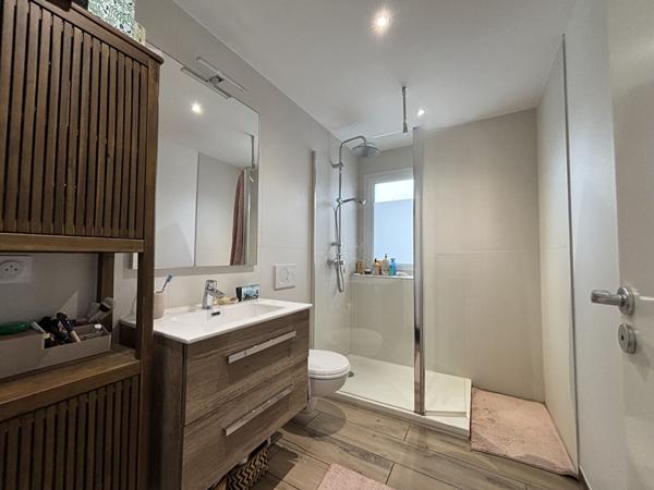 Appartement contemporain à Chambéry avec vue sur montagne