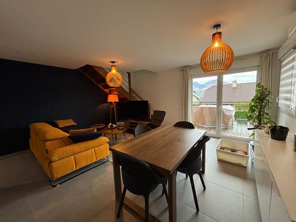 Appartement contemporain à Chambéry avec vue sur montagne