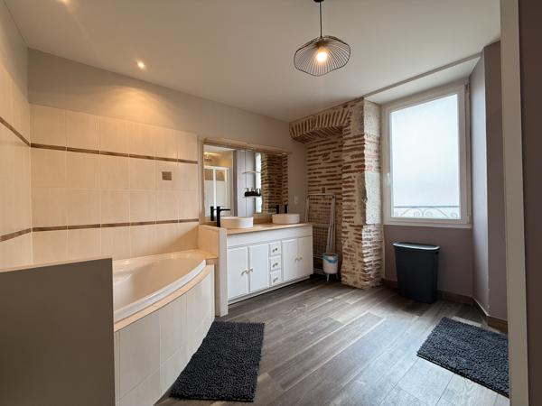 Maison de caractère 7 pièces au cœur de PENNE D’AGENAIS