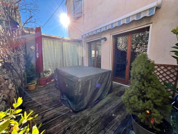 Jolie maison de village avec terrasses