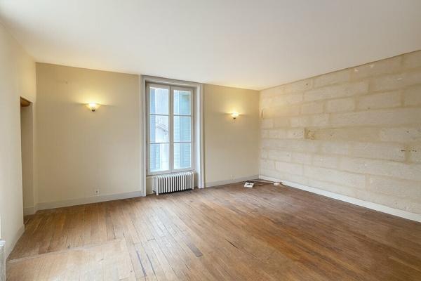 IMMEUBLE DE BUREAUX 436M² EN CENTRE VILLE A LOUER AVEC EMPLACEMENTS DE PARKING