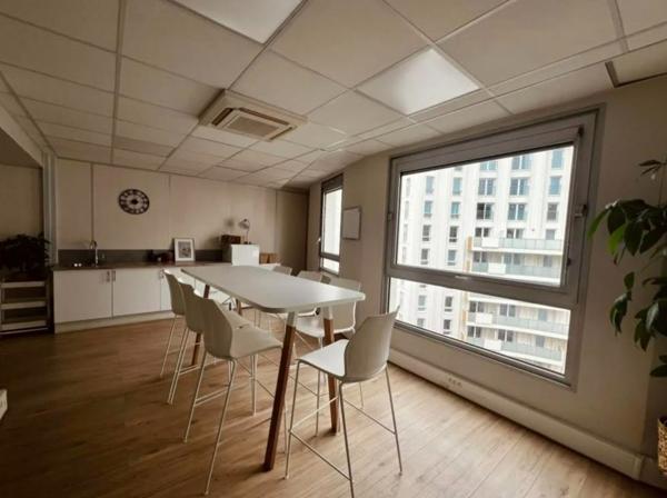 Bureaux a sous-louer à PARIS 75013