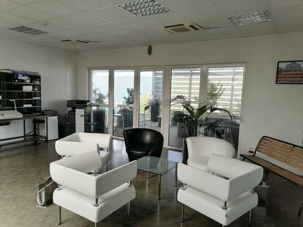 INSTALLEZ VOTRE ACTIVITÉ DANS DES BUREAUX CLIMATISÉS, FONCTIONNELS ET FACILEMENT ACCESSIBLES