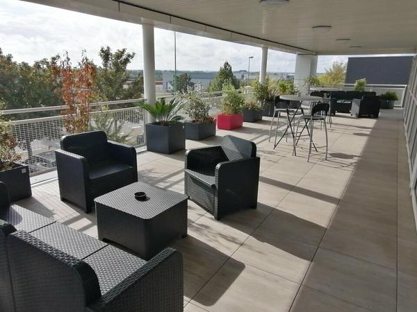 INSTALLEZ VOTRE ACTIVITÉ DANS DES BUREAUX CLIMATISÉS, FONCTIONNELS ET FACILEMENT ACCESSIBLES