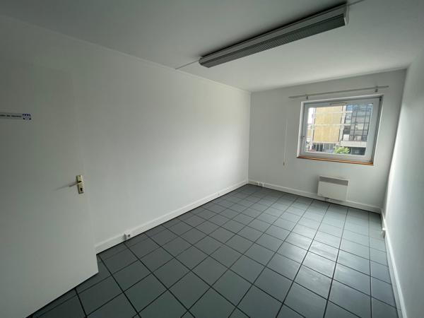 A VENDRE BUREAUX 122 M2 COMPIEGNE CENTRE-VILLE
