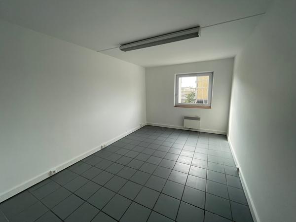 A VENDRE BUREAUX 122 M2 COMPIEGNE CENTRE-VILLE