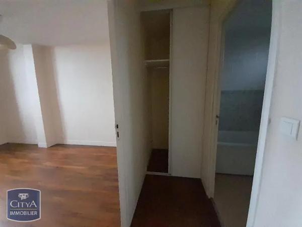Appartement à louer 2 pièces 41.96m²