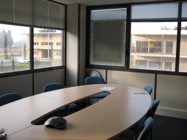 Bureaux à louer à Montfavet 365 m² avec parking privatif et fibre
