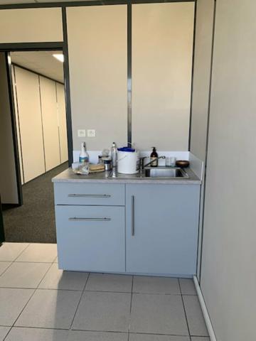 Bureaux à louer à Montfavet 365 m² avec parking privatif et fibre
