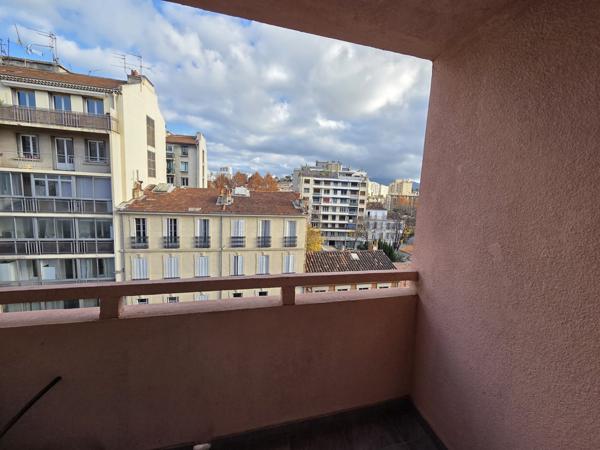 Appartement T 2/3 avec balcon secteur chartreux