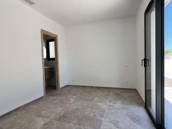 Villa contemporaine 110m2, 3 Chambres avec piscine