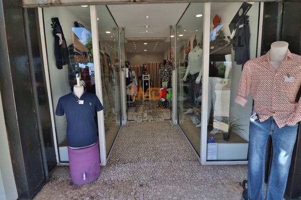 Magasin Prêt à porter - Equipement à la personne - sur le Port