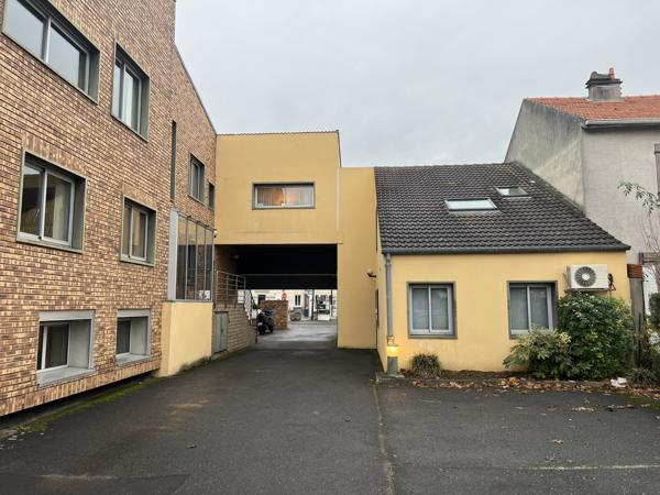 Bureaux à vendre à Longjumeau centre avec accès gare immédiat