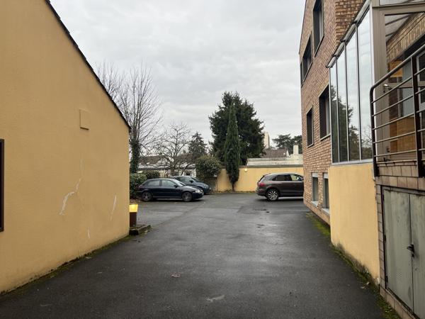 Bureaux à vendre à Longjumeau centre avec accès gare immédiat