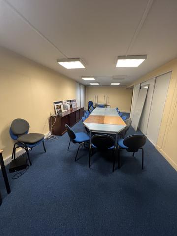 Bureaux à vendre à Longjumeau centre avec accès gare immédiat