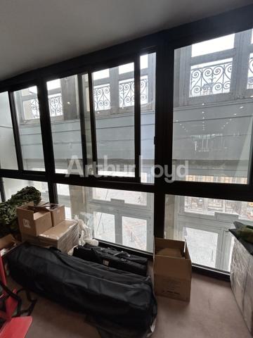 Bureaux à Vendre - Emplacement d'Exception sur la Grand'Place de Lille | Vue Imprenable & Fort Potentiel Investisseur