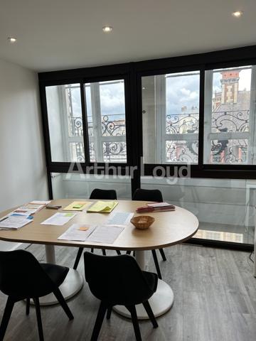 Bureaux à Vendre - Emplacement d'Exception sur la Grand'Place de Lille | Vue Imprenable & Fort Potentiel Investisseur
