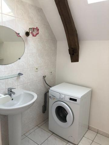 A LOUER BRISSARTHE Grand Appt T3 Meublé de 80 m2 avec vue sur la Sarthe