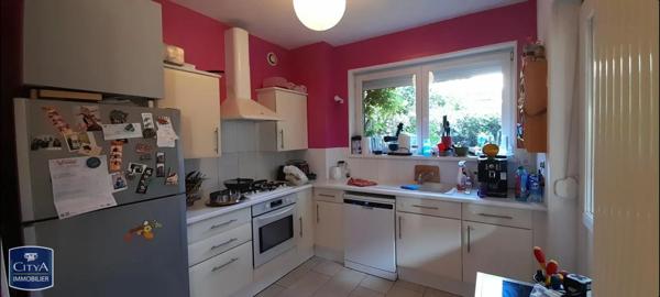 Appartement à louer 3 pièces 77m²