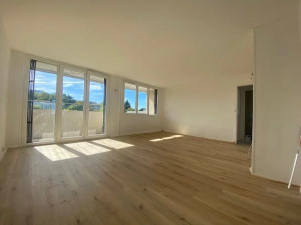 APPARTEMENT T5 A LOUER - STE FOY LES LYON Les-Provinces 80.63 m 2 1 200 € charges comprises par mois