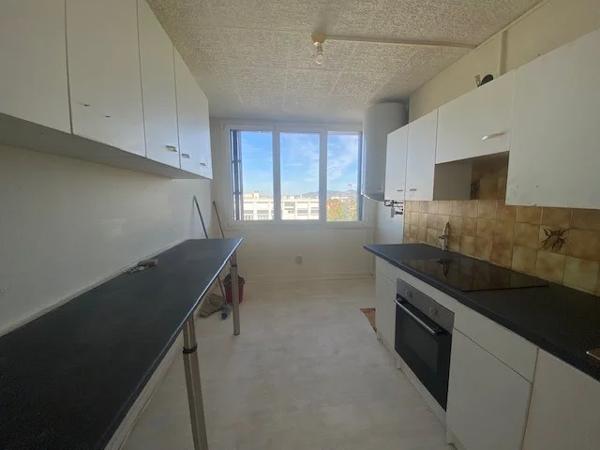 APPARTEMENT T5 A LOUER - STE FOY LES LYON Les-Provinces 80.63 m 2 1 200 € charges comprises par mois