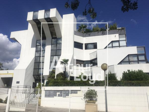 Bureaux à louer à Montpellier avec accès PMR et parkings gratuits