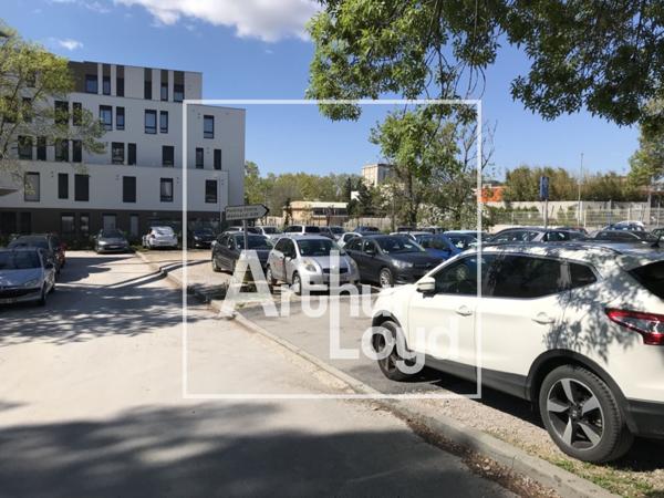 Bureaux à louer à Montpellier avec accès PMR et parkings gratuits