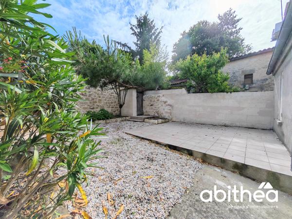 Maison F4 de 115 m2 en plein bourg de Fronsac !