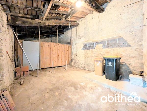 Maison F4 de 115 m2 en plein bourg de Fronsac !