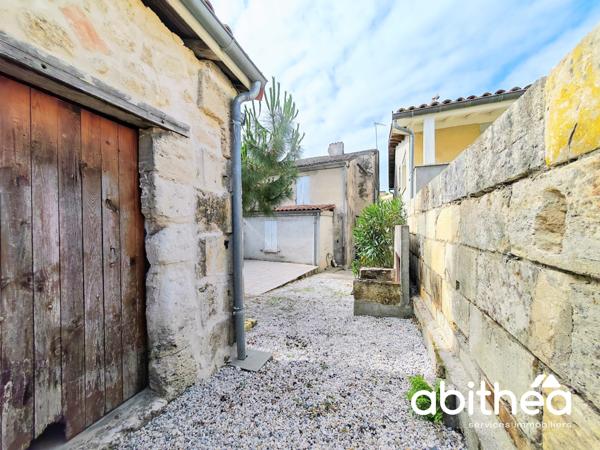 Maison F4 de 115 m2 en plein bourg de Fronsac !
