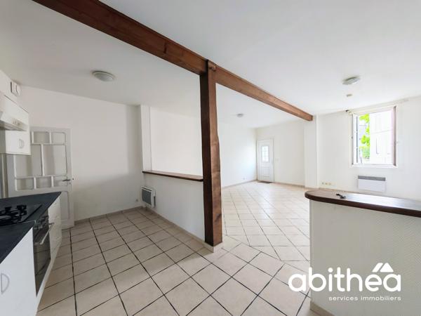 Maison F4 de 115 m2 en plein bourg de Fronsac !