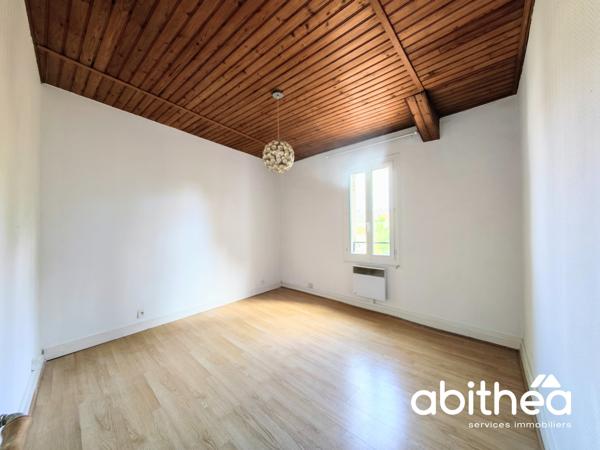 Maison F4 de 115 m2 en plein bourg de Fronsac !