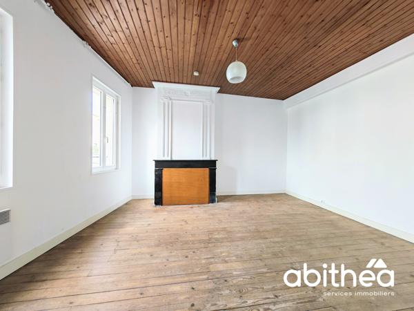 Maison F4 de 115 m2 en plein bourg de Fronsac !