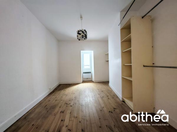 Maison F4 de 115 m2 en plein bourg de Fronsac !