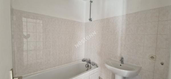 GENAS Azieu - Appartement type 3 de 66 m² avec balcon dans petite résidence fermée au calme