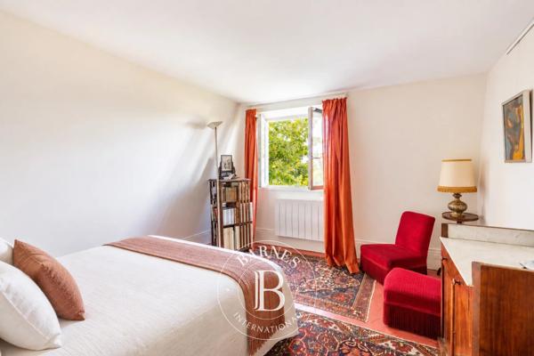 Chatou, Maison 6 Chambres -  322 m² à vendre