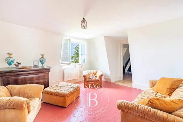 Chatou, Maison 6 Chambres -  322 m² à vendre