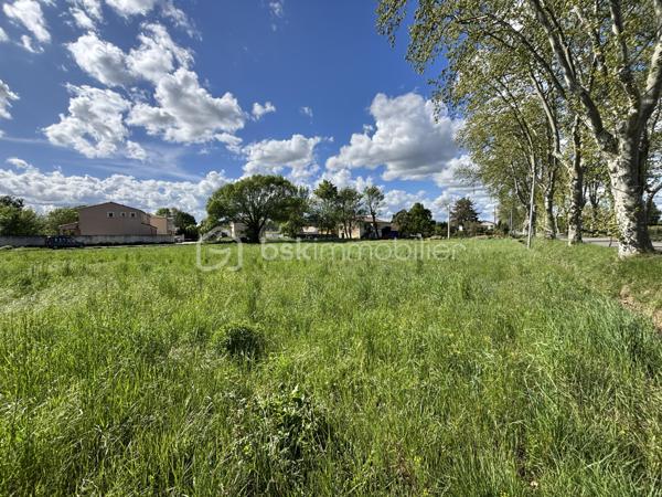Terrain de 1 056 m²