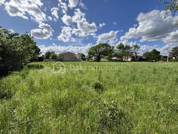 Terrain de 1 056 m²