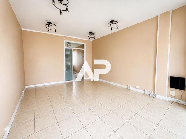 Local commercial Montmorency 167 000 € **  - Référence  1692