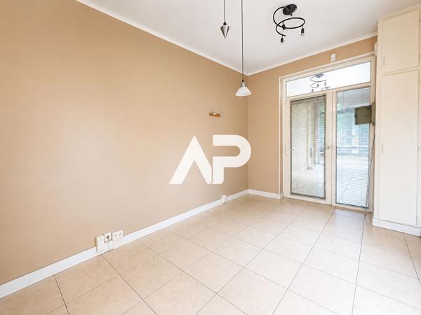 Local commercial Montmorency 167 000 € **  - Référence  1692