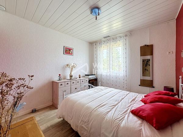 Villa de plain-pied de type 5 avec jardin.