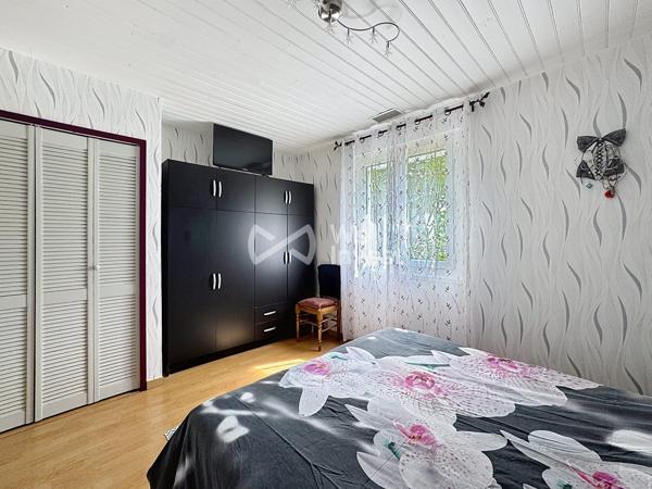 Villa de plain-pied de type 5 avec jardin.