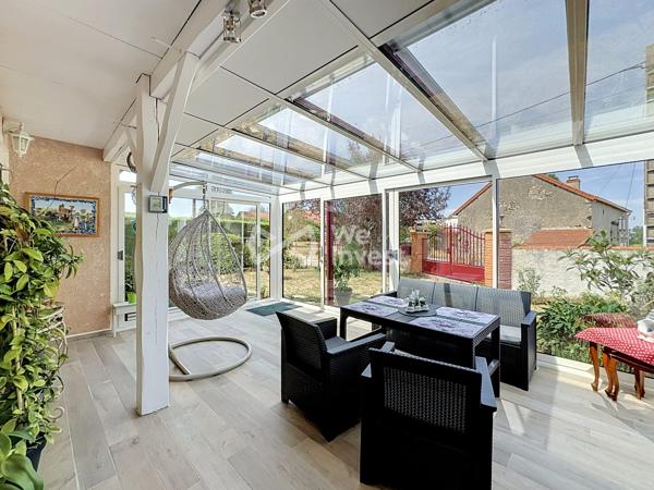 Villa de plain-pied de type 5 avec jardin.